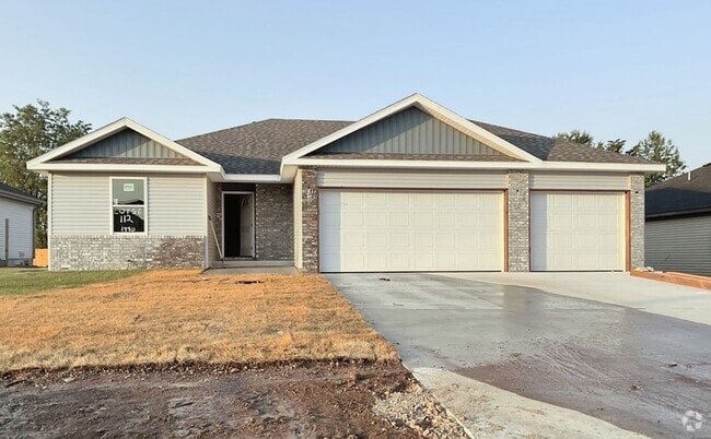 Building Photo - LEASING Rental