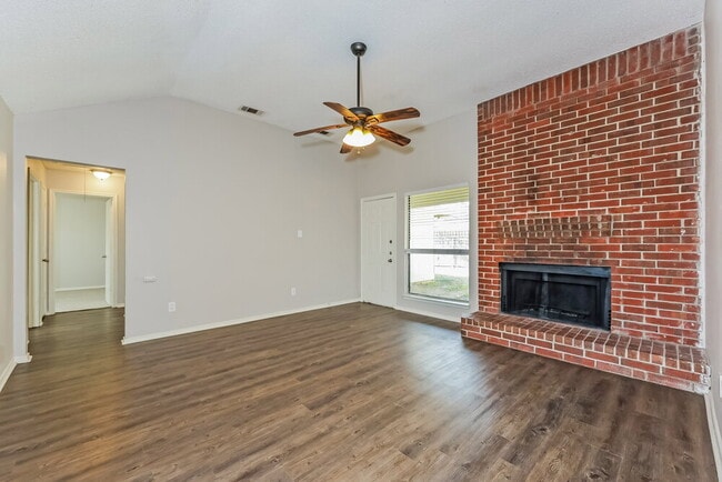 Photo - 2605 Hartford Ln