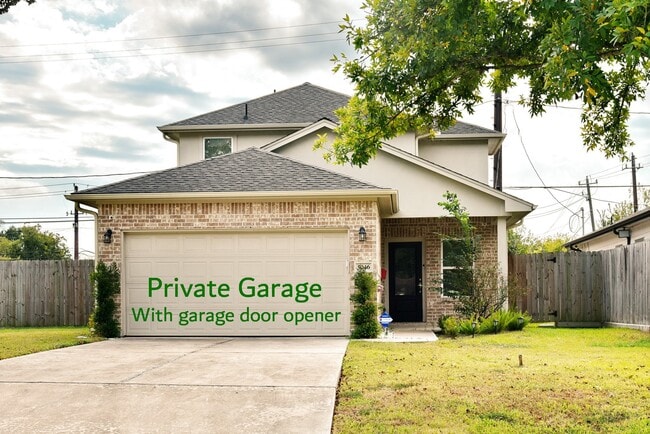 Building Photo - 5046 Van Fleet St