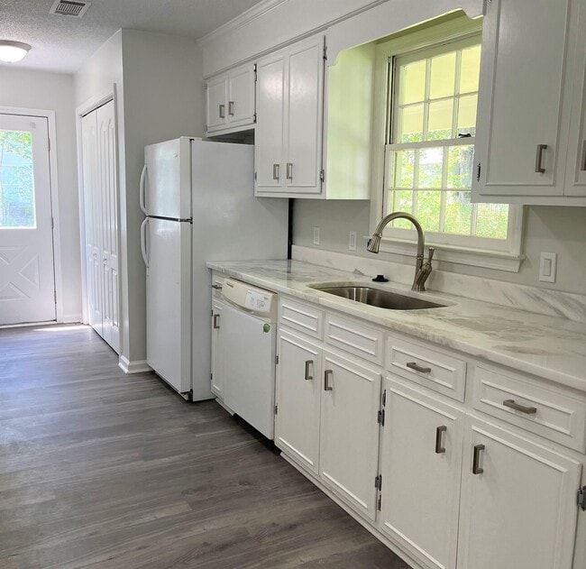 Photo - 121 Kenton Dr