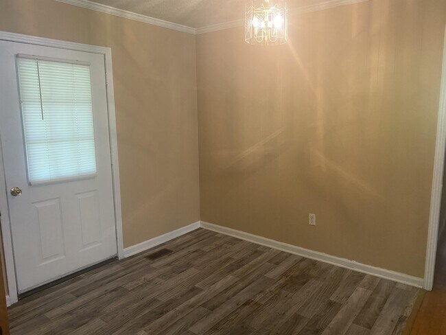 Photo - 1096 Berrywood Ave