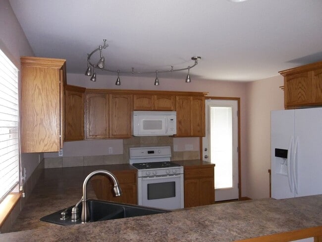 Photo - Beautiful 5 Bedroom Home in Heart of Loveland