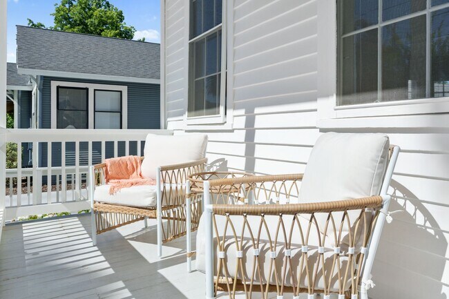 Photo - 547 Randolph St Unit B