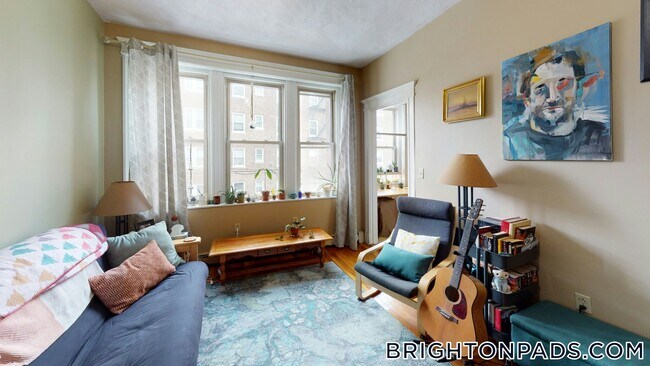 Building Photo - 1625 Commonwealth Ave Unit 9