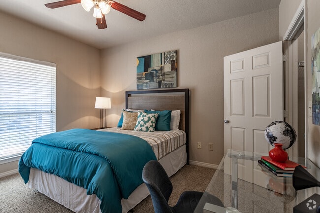 2BR, 2BA - B2