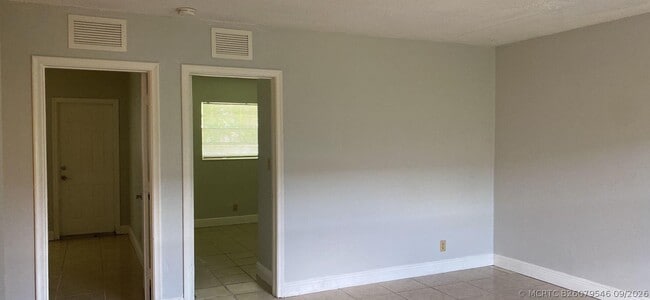 220 SW 8th St Unit 2