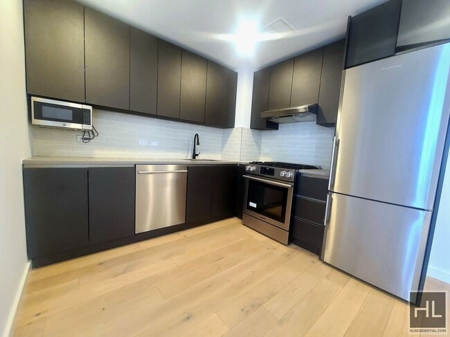Photo - NORTHERN BOULEVARD Unit PHP