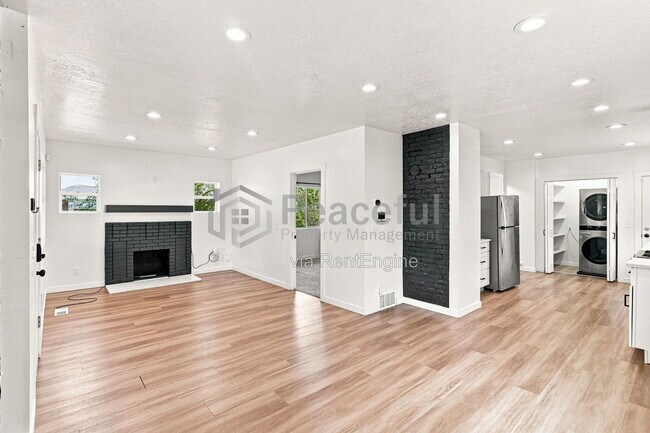 Photo - 1603 S Major St Unidad A