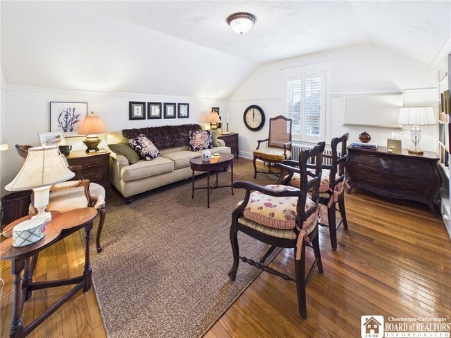 Photo - 422 York St