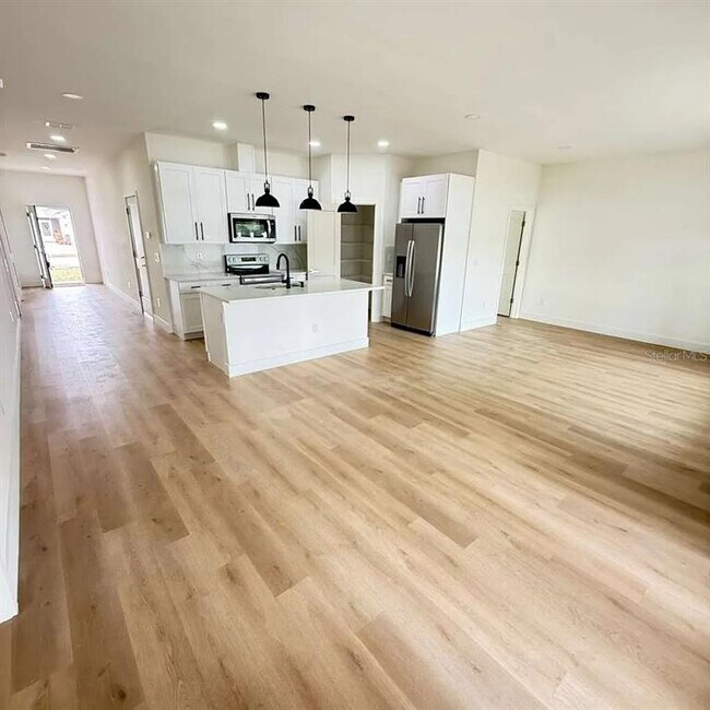 Photo - 13277 Center Ave