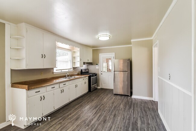 Photo - 740 Duval Dr