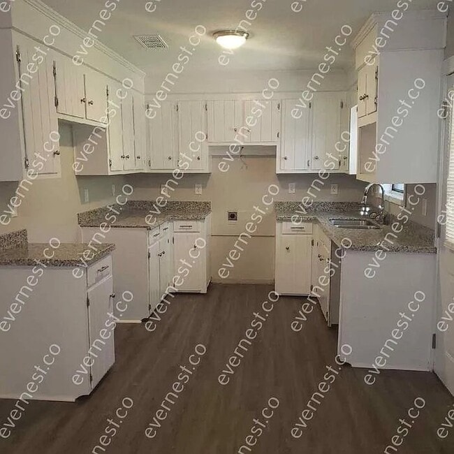 Photo - 475 Lowe Cir