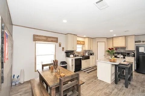 Photo - 70 Gallinas Crk Rd