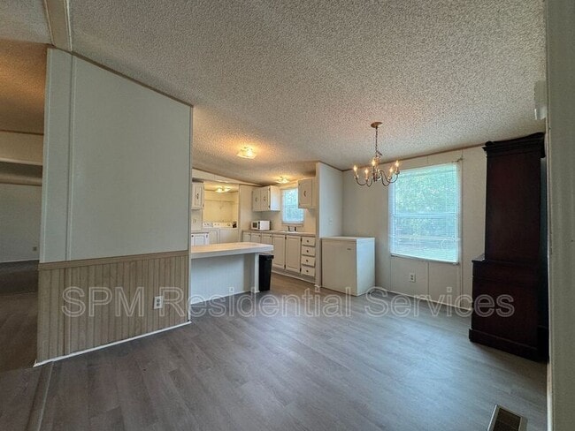 1227 Village Rd NE