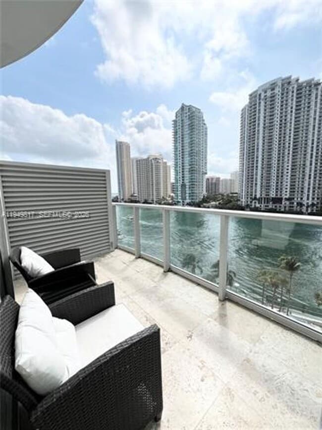 Photo - 300 S Biscayne Blvd Unidad 300 S Biscayne Blvd  L-814