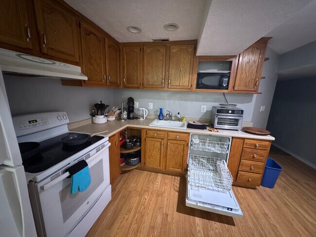 Photo - 1100 Irving St NW Apartments Unit B