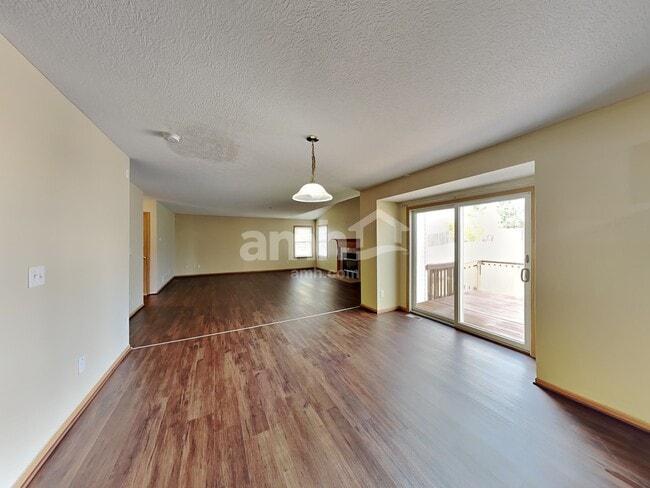 Photo - 2271 Landcrest Dr