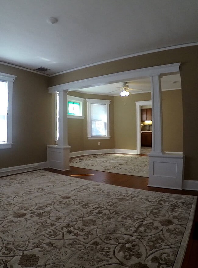 Building Photo - 38 Broughton Ave Unit Apartment 38-B