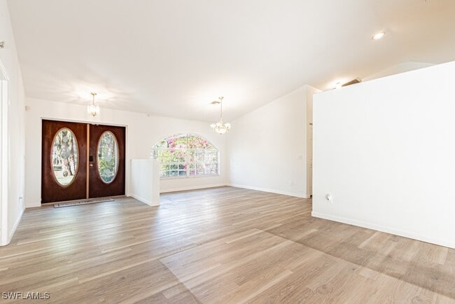 Photo - 590 6th St NE