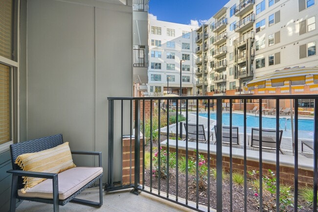 Link Apartments® Calyx