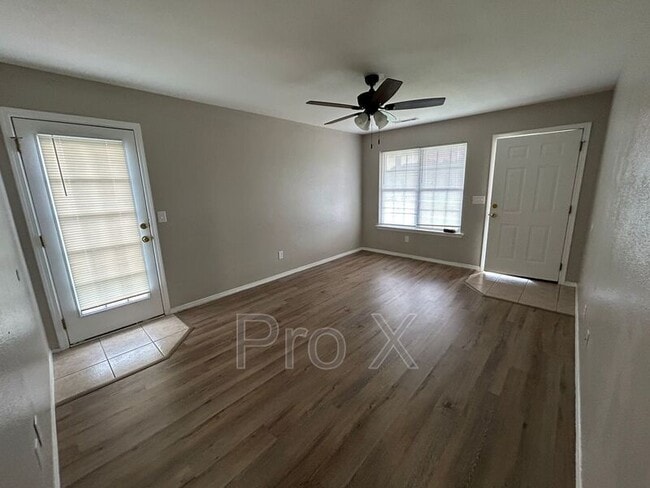 Photo - 1598 Tolleson Loop
