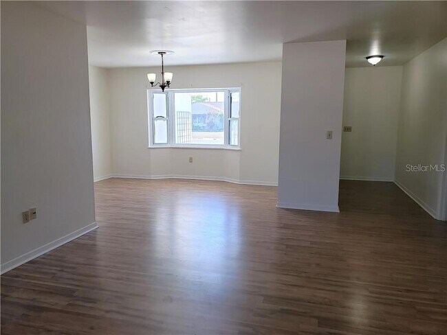 1212 Fordham Dr