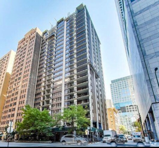 Building Photo - 201 E Chestnut St Unit 22C Rental
