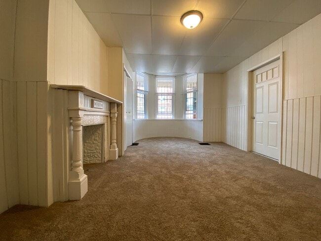 Photo - Amazing Two Bedroom in Oakland with a Back Porch - A Perfect Univ. of Pitt Location! Call Today! Unit 3610 #1
