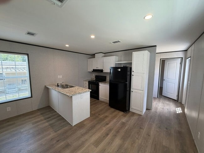 Photo - 156 Lakeside Garden Cir