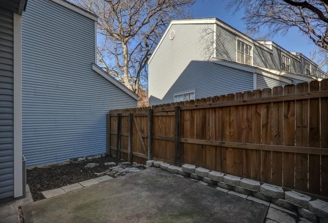 Photo - 6820 Old Quarry Ln