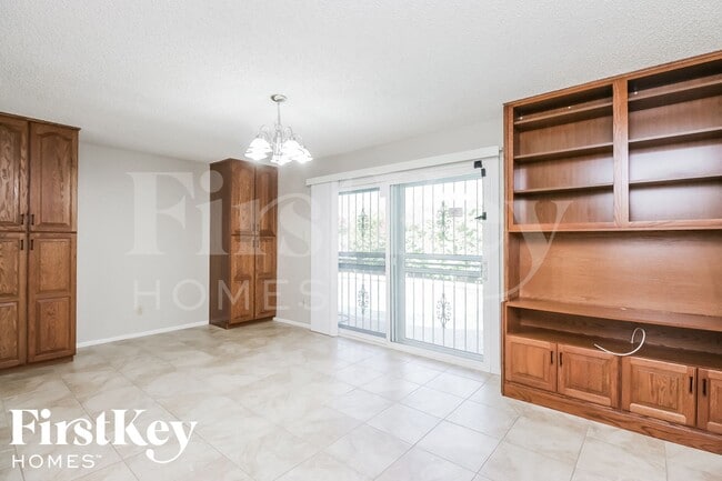 Photo - 614 E Greenway Dr
