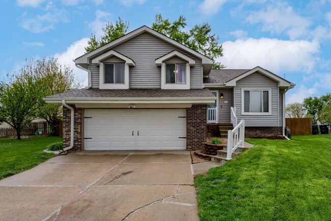 Bright & Airy Tri-Level With Finished Base... - Bright & Airy Tri-Level With Finished Base... House