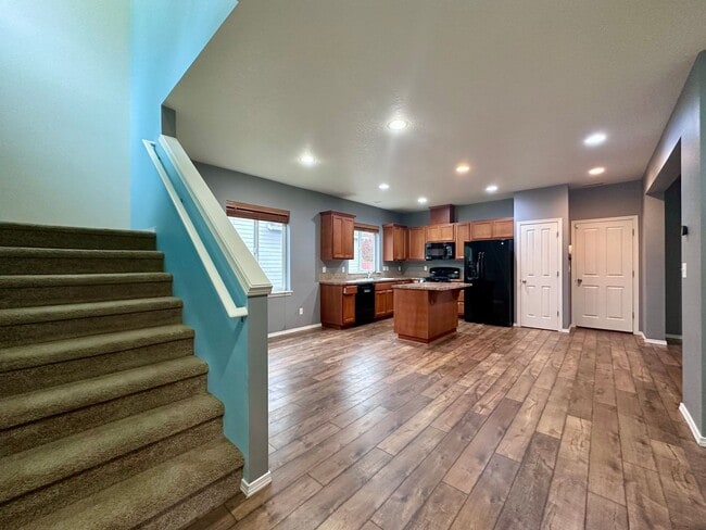 Photo - Modern updated 5 BD / 3 BA with Double Car...