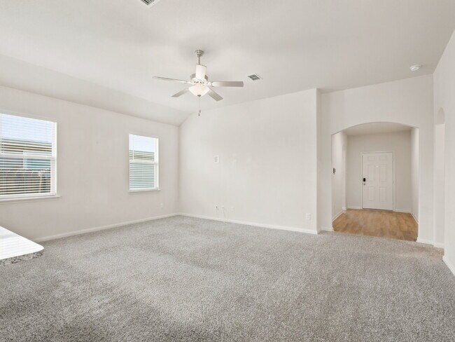 Photo - "Charming 4-Bed Oasis with 2 Baths in Fort Worth – Spacious 1,724 Sq Ft Gem!"