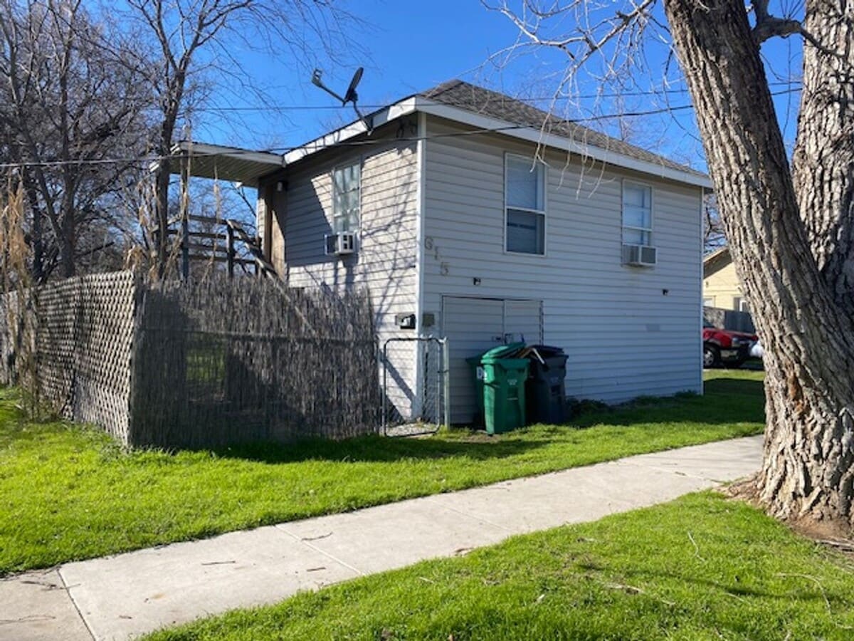1 bedroom upstairs garage apartment - 1 bedroom upstairs garage apartment