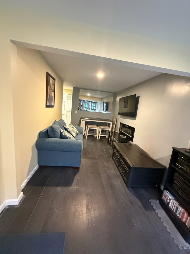 Living Room & Dining Area - 246 Arcadia Shores Cir Unit Garden Suite at Arcadia