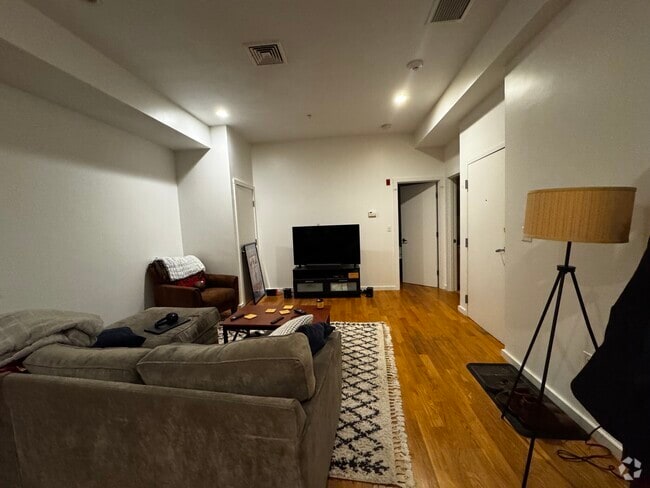 Building Photo - 4 Beech St Unit 201 Rental