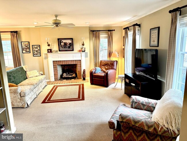 Photo - 102 Jl Thompson Dr