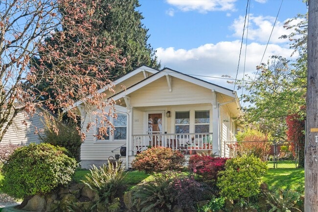 Photo - 840 N Farragut St