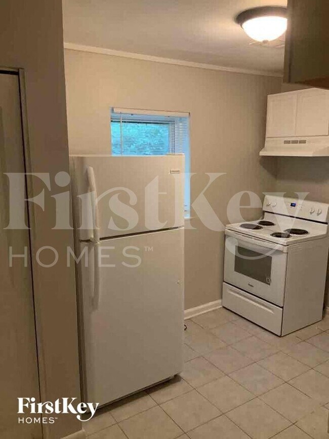 Photo - 1698 Sandtown Rd SW