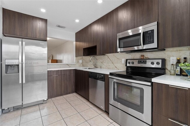 Photo - 9949 NW 10th St
