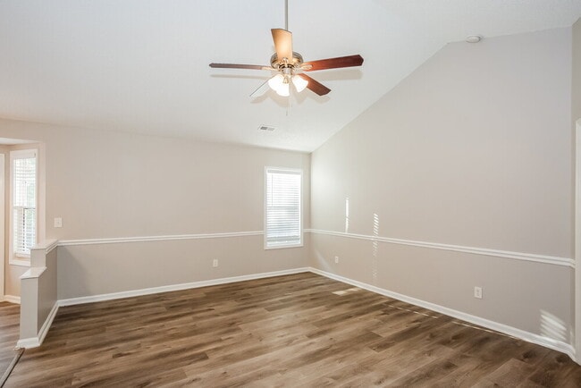 Photo - 2133 Millstone Ln