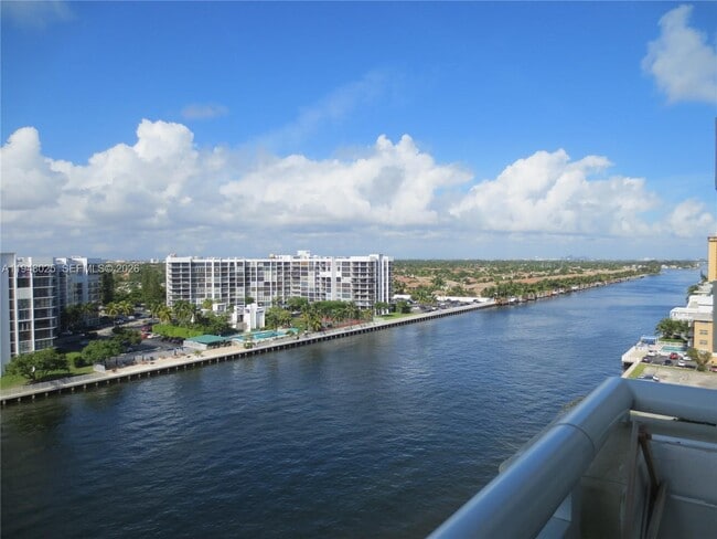 Building Photo - 3000 S Ocean Dr Unit 904