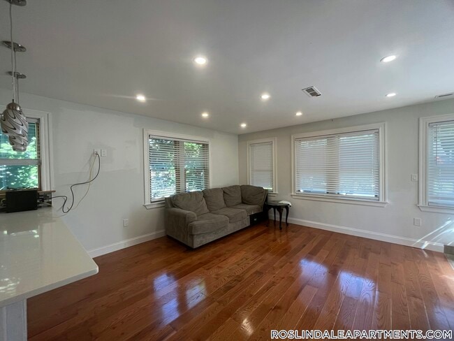 Photo - 4350 Washington St Unit 2