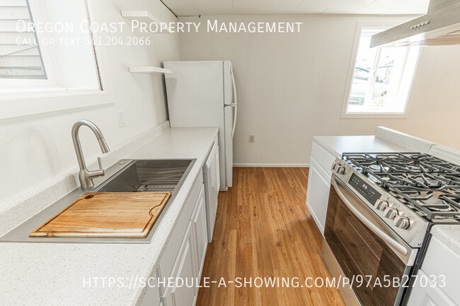 Photo - 537 SW 32nd St