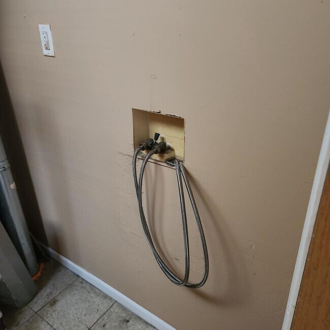 Photo - 1256 S Avers Ave