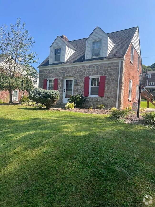 Building Photo - Single Family Home Exeter Township