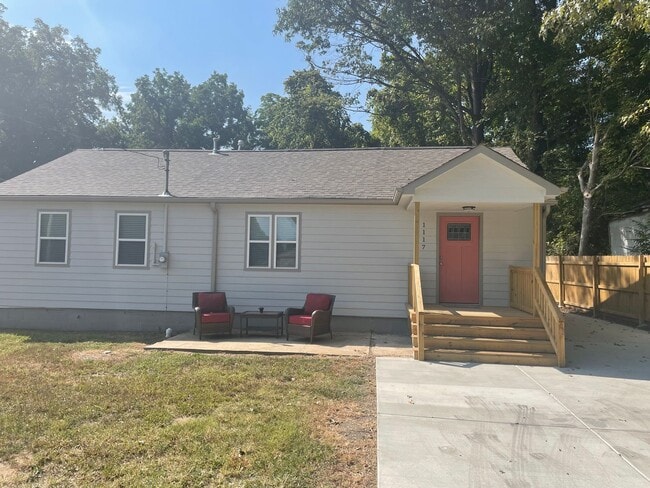 Building Photo - Charming Total Renovation! Rental