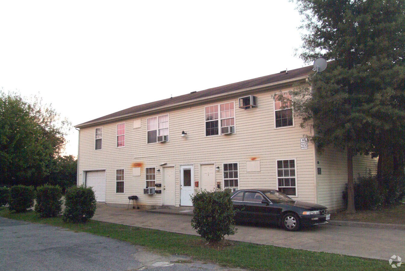 Photo - 319 E Little Creek Rd Apartments