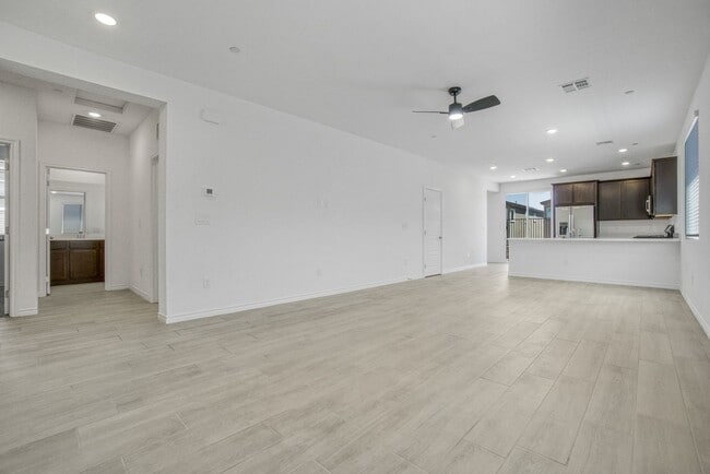 Photo - MULTI-GENERATIONAL New Build Home with En Suite In Skye Canyon!